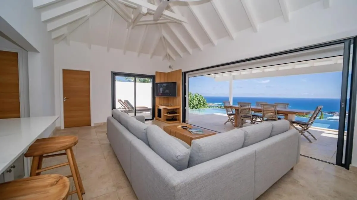 Refreshing Grand Villa Near Shops And Beaches غوستافي