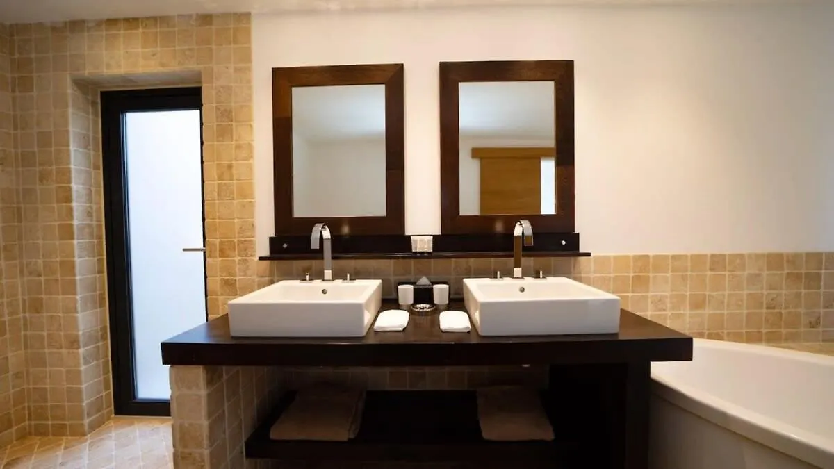 Refreshing Grand Villa Near Shops And Beaches غوستافي 0*,
